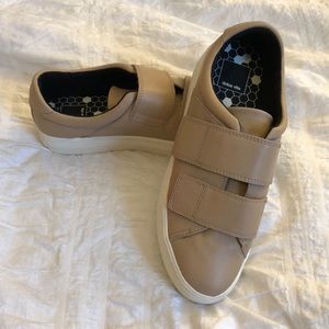 Dolce Vita Sneakers